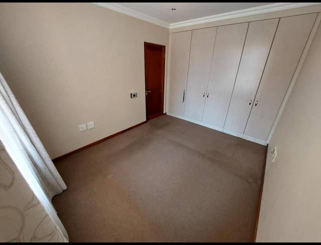 2 BEDROOM APARTMENT FOR SALE IN NEWLANDS